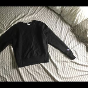 Small women’s crew neck